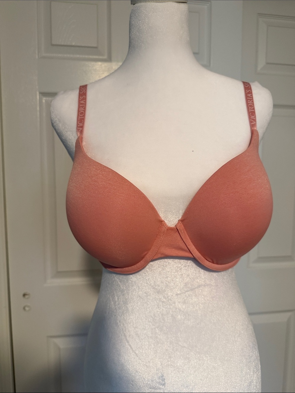 Victoria's Secret Tshirt Push Up Full Coverage - 38C